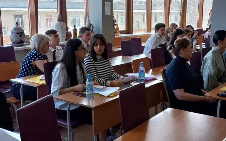 в аудитории