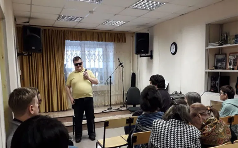 презентация нового смартфона компании «Слепсунг»