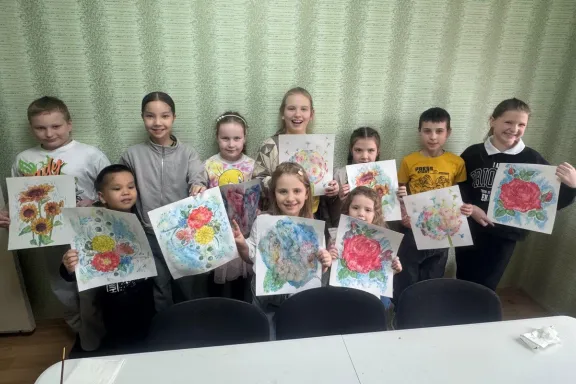 Сегодня при поддержке депутата Ирины Константиновой ,провели с детьми замечательный МК «Весенняя картина», поиграли в настольные игры и кушали угощения❤️!