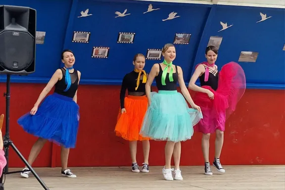 Танцевальный коллектив школы Ritmix